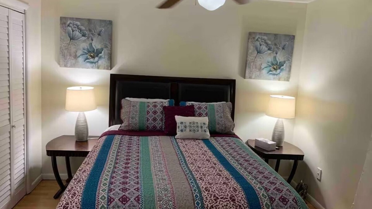Easton House | Private Upstairs Apartment in Forks with WiFi, AC, and Quiet.
