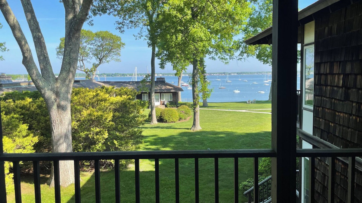 Shelter Island Heights Apartment | Private 1-bedroom waterfront apartment in fabulous Shelter Island Heights