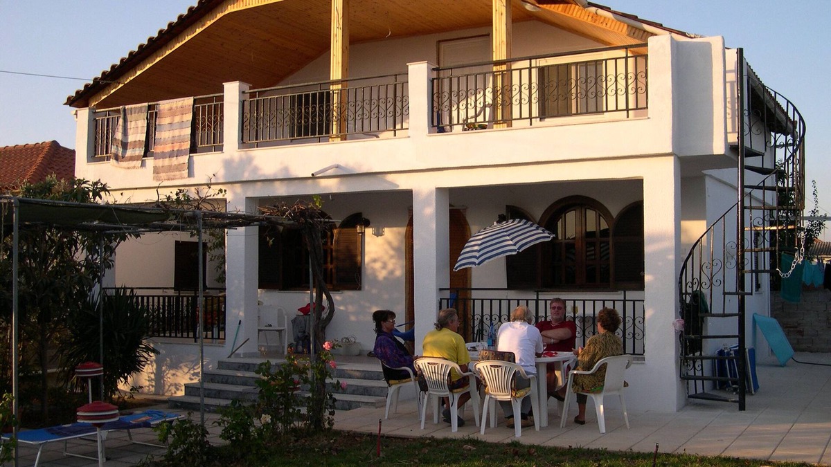 Nea Iraklia House | Private vacation home by the sea with a beautiful garden in a quiet location
