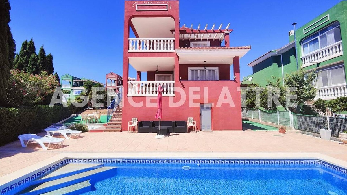 Peniscola Ski Chalet | Private villa, 4 bedrooms, 2 bathrooms, swimming pool, barbecue, Wifi