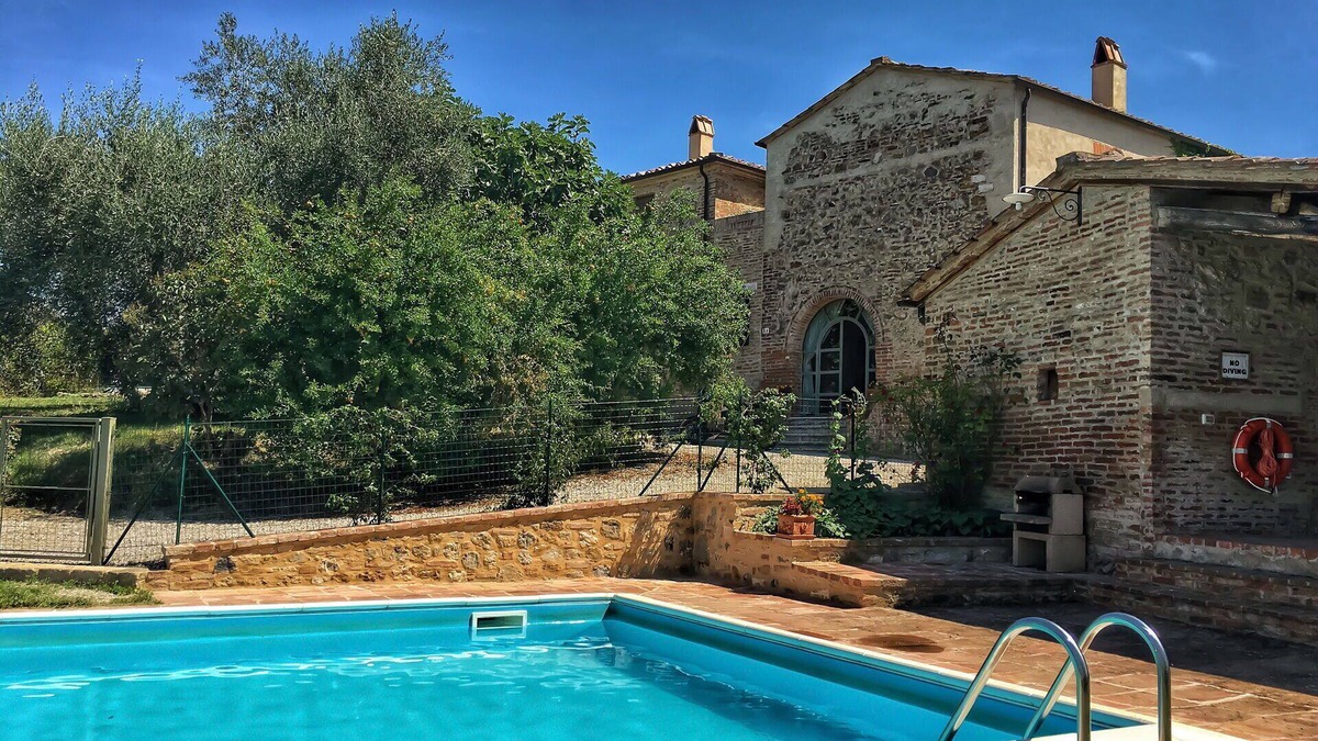 San Giovanni d'Asso Villa | Private Villa with WIFI, A/C, private pool, TV, patio, panoramic view, parking, close to Montalcino