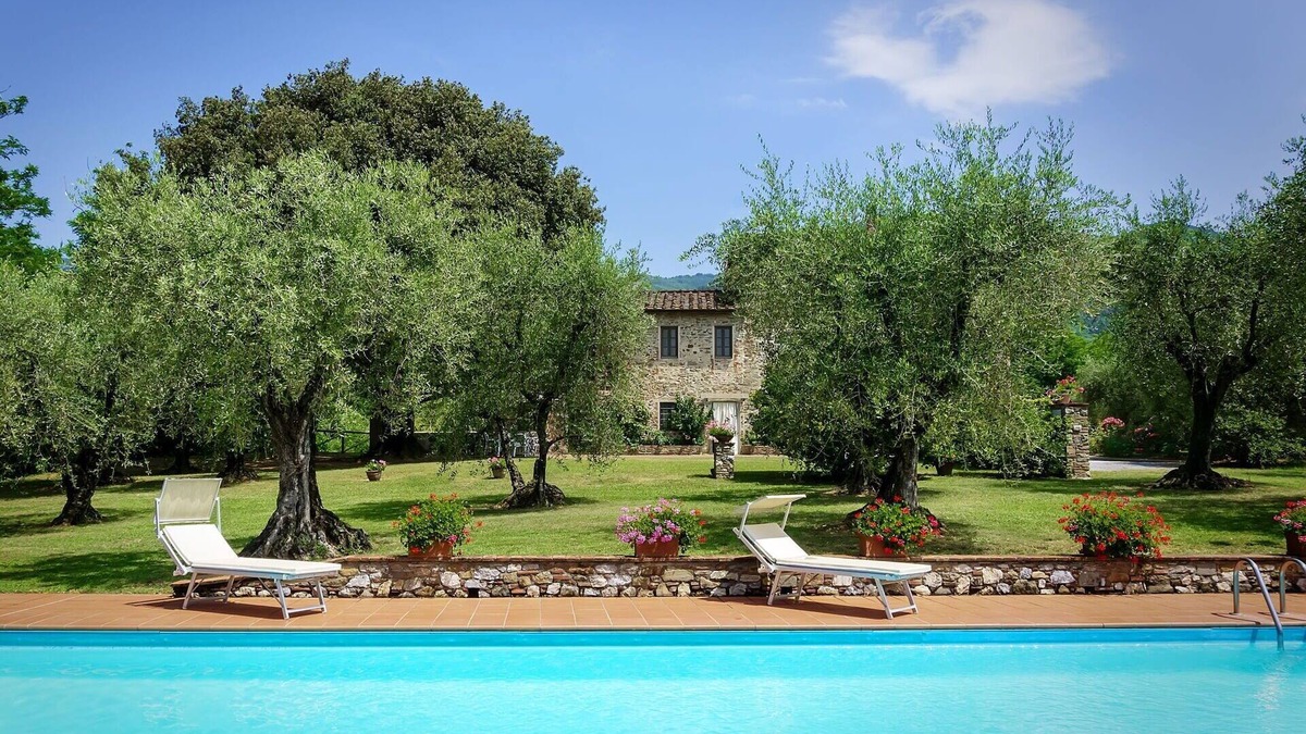 Capannori Villa | Private Villa with A/C, WIFI, private pool, TV, patio, panoramic view, parking, close to Lucca