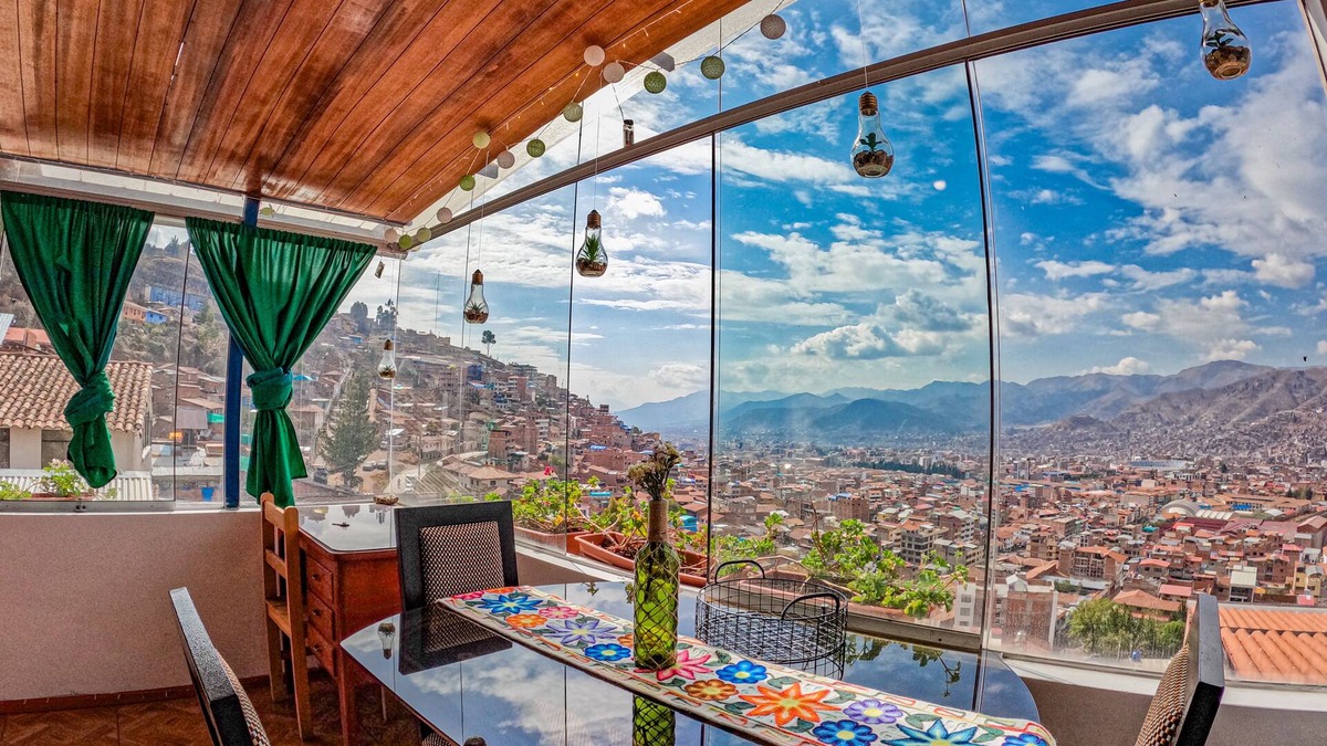 Cusco Historic Center Villa | Private Villa: 28 guests, 14 Beds, 9 BR, 6 BTR, Amazing views 13-min center walk