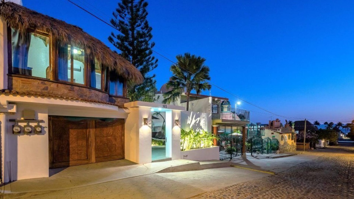 Bucerias House | Private Villa, Authentic Cook Included, heated pool, just steps to the beach