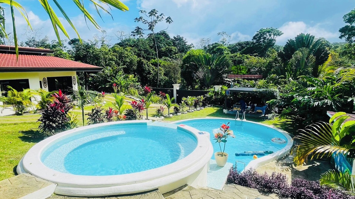 Chachagua Villa | Private Villa near La Fortuna w Large Pool Perfect for Large Group or Families