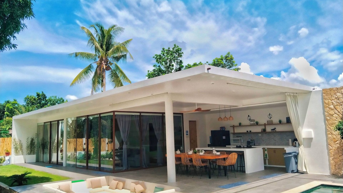 Basdiot Villa | Private Villa in Moalboal with Pool, Jacuzzi, BBQ & Gym