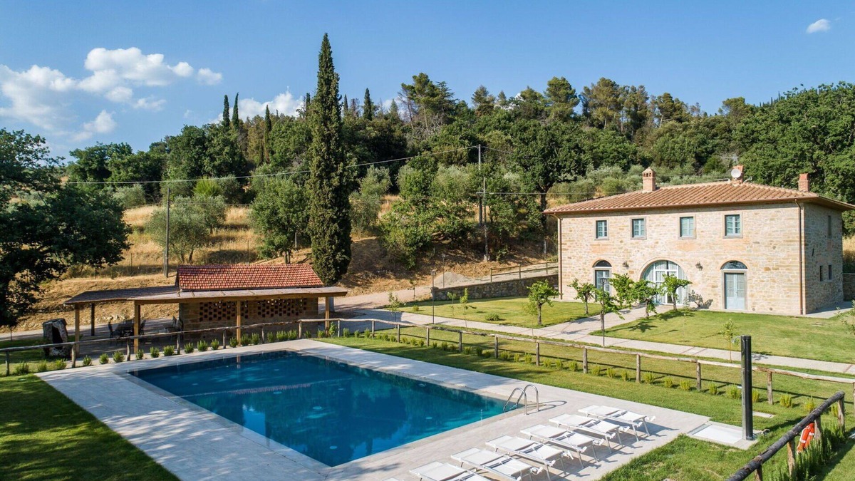 Montecchio Villa | Private Villa with A/C, WIFI, private pool, TV, patio, panoramic view, parking, close to Cortona