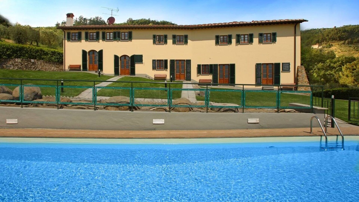 Massa e Cozzile Villa | Private Villa with A/C, WIFI, private pool, TV, patio, pets allowed, panoramic view, parking
