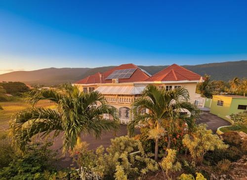Porus Villa | Private Villa Paradise - Pool & Mountain Views