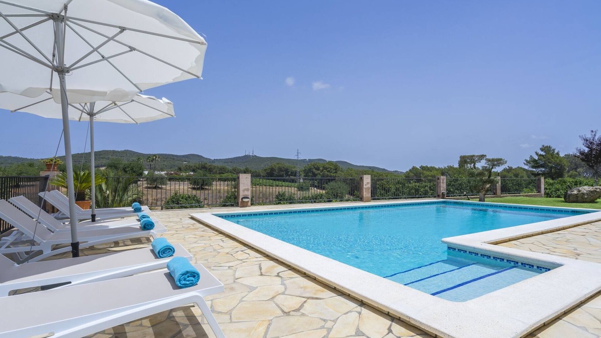 Santa Eulalia del Rio Villa | Private Villa, Swimming Pool, Parking, Barbecue Wifi Fiber Optic. Center of the island