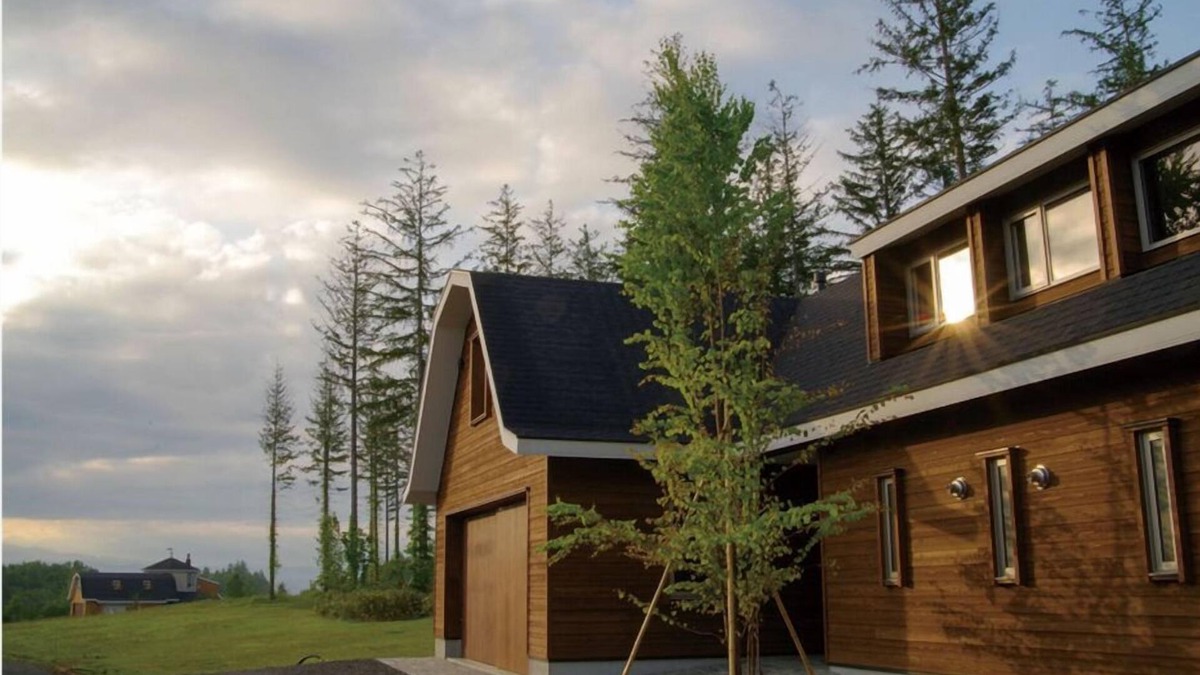 Biei House | Private villa standing on a beautiful hill in Biei ☆ Vast site of 46,000 square meters ☆ Japanese-Western style room