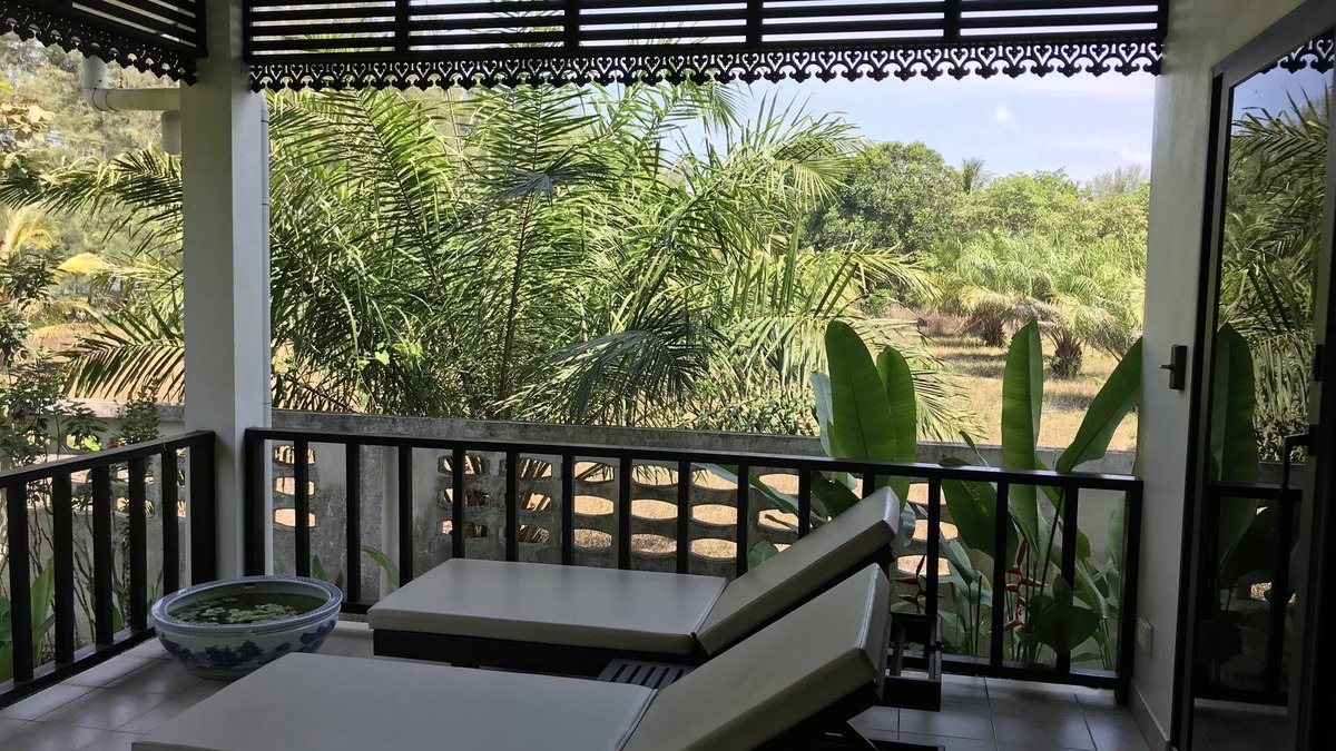 Thai Mueang Villa | Private villa for 4 people - sea view - swimming pool - all comfort - ocean front