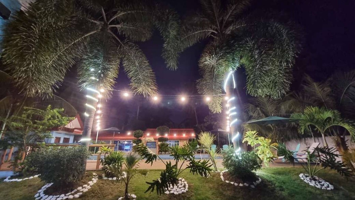 Looc Villa | Private Villa w/pool, wifi, videoke & kitchen access