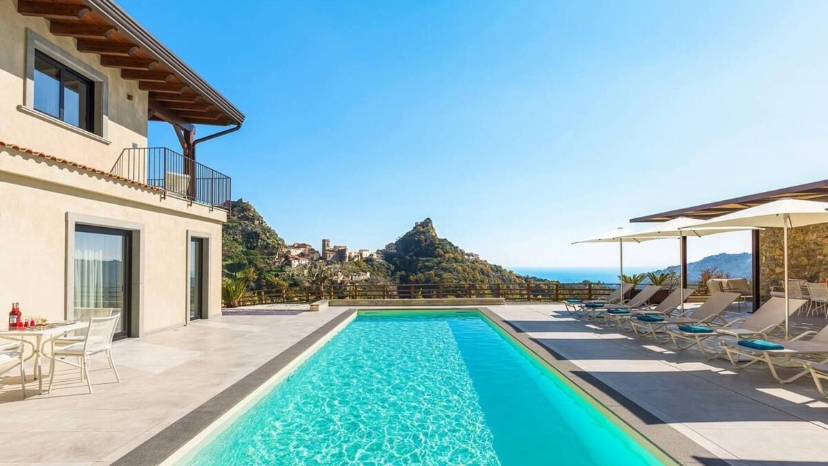 Savoca Villa | Private villa with swimming pool in Sicily