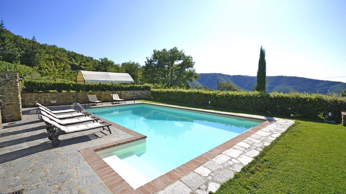 Pieve di Chio Villa | Private Villa with A/C, private pool, WIFI, TV, patio, panoramic view, parking, close to Cortona