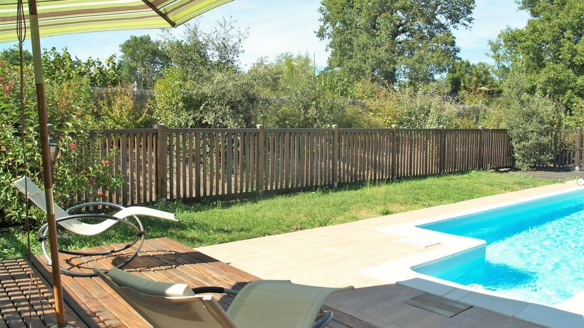Loupiac House | Private Villa with private pool, A/C, WIFI, TV, terrace, pets allowed, panoramic view, parking