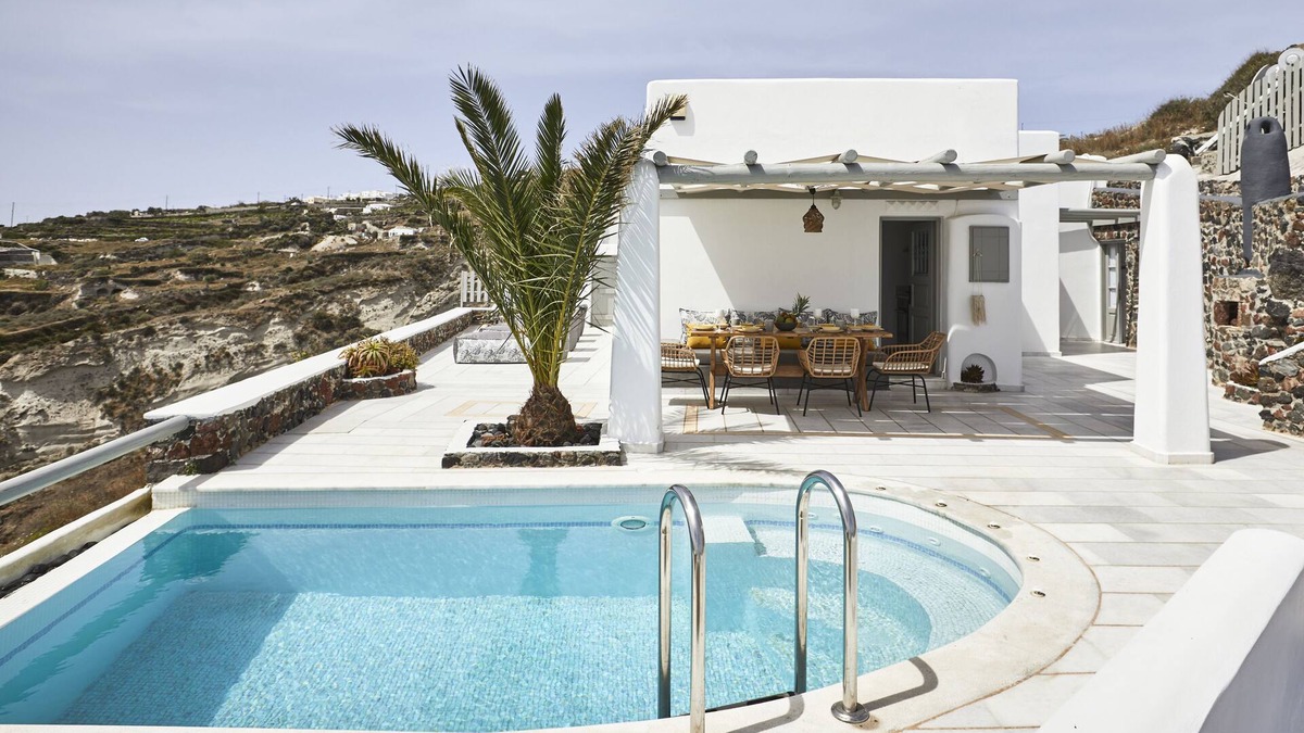 Vourvoulos Villa | Private Villa with Heated Pool and Sea View