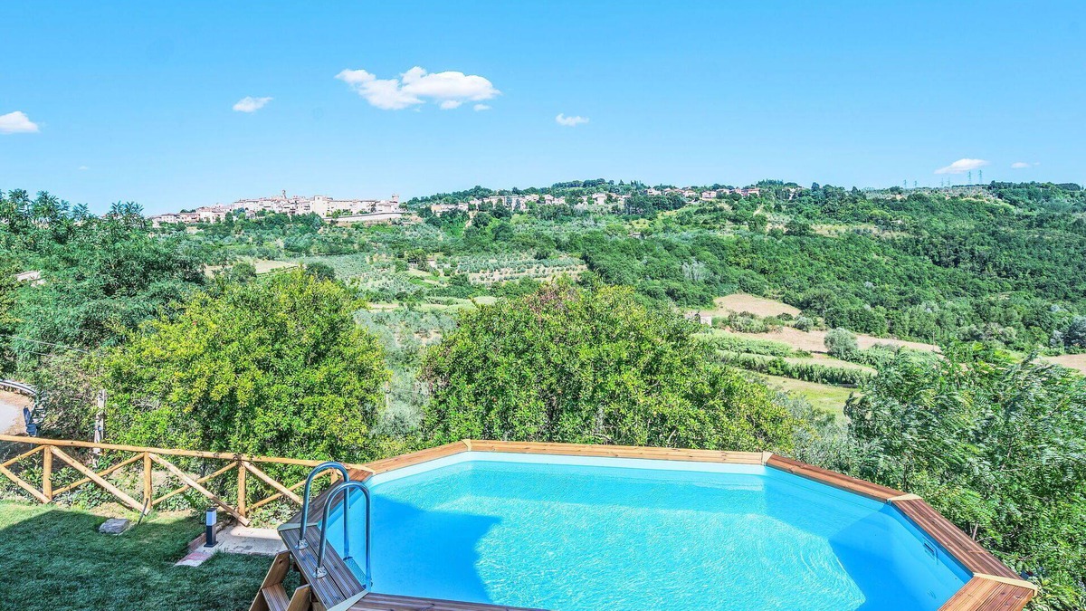 Ficulle House | Private Villa with hot tub, WIFI, private pool, TV, patio, pets allowed, panoramic view, parking