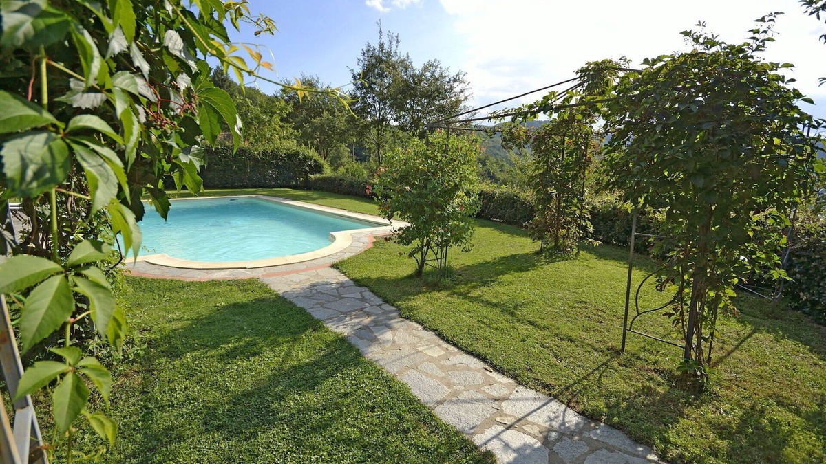 Pieve di Chio Villa | Private Villa with hot tub, private pool, WIFI, A/C, TV, terrace, panoramic view, close to Cortona