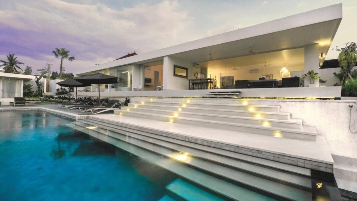 Pejeng Kawan Villa | Private Villa with butler service surrounded by rice fields and jungle views.