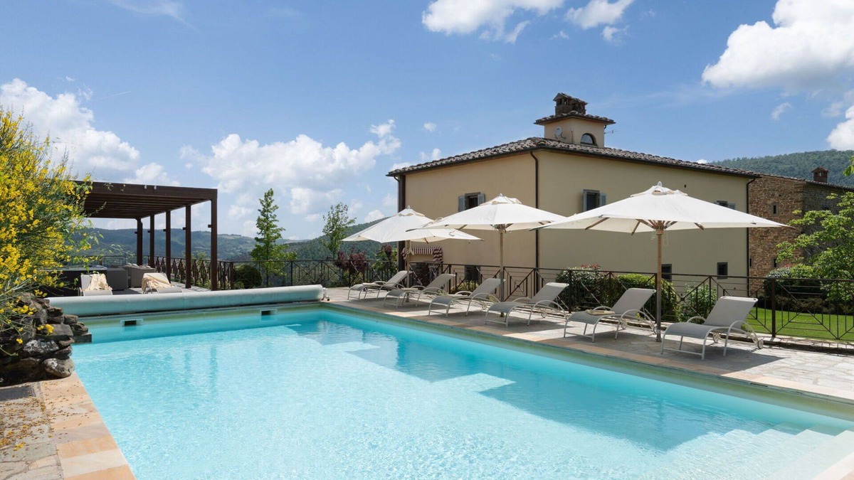 Subbiano Villa | Private Villa with private pool, hot tub, WIFI, A/C, TV, patio, panoramic view, close to Arezzo