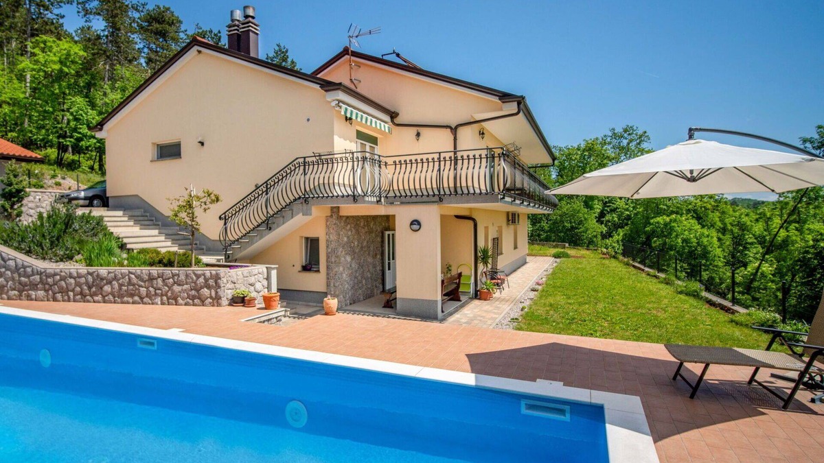 Klana House | Private Villa with private pool, A/C, WIFI, TV, terrace, pets allowed, panoramic view, parking