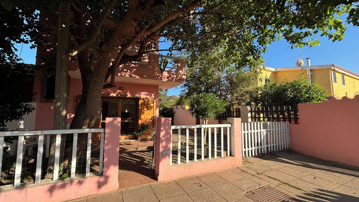 Solanas Villa | PRIVATE VILLA WITH PRIVATE GARDEN