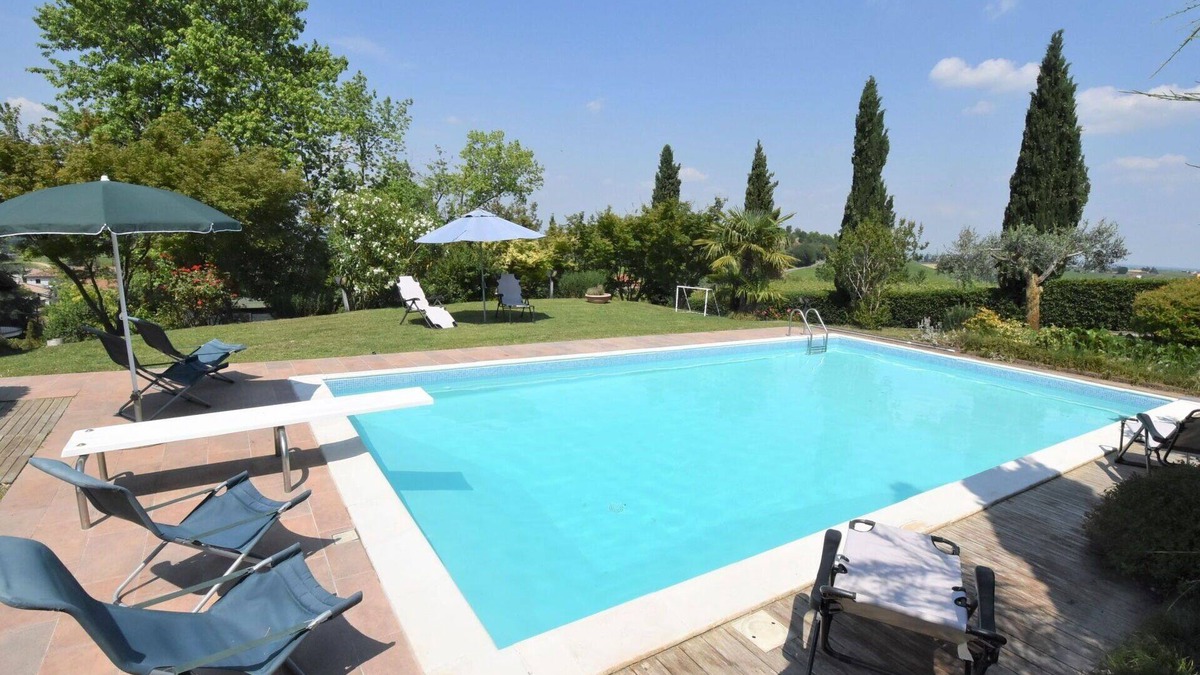 Zenevredo Villa | Private Villa with WIFI, private pool, A/C, TV, patio, pets allowed, panoramic view, parking