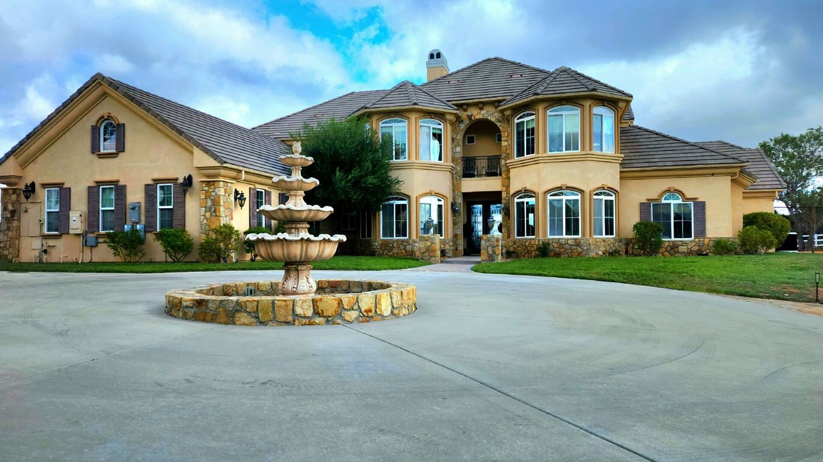 Murrieta House | Private Vineyard Oasis: Luxe Estate, 360 Views, Pool/Spa, Theatre, Sports Court!