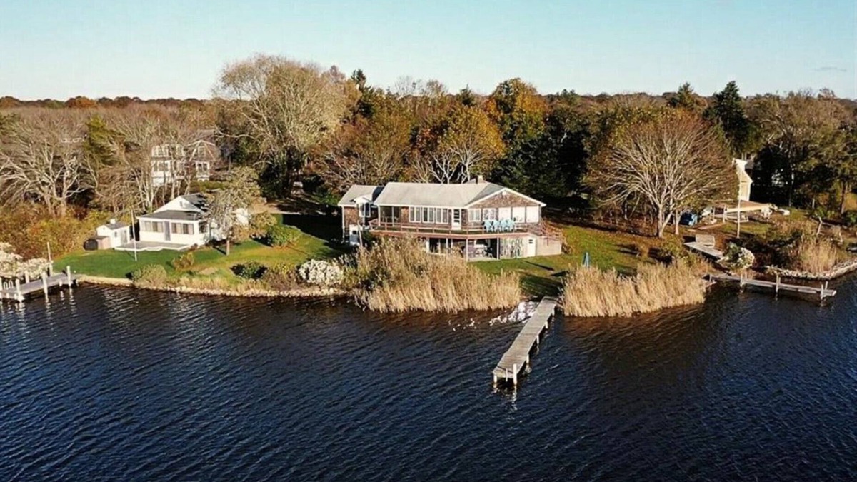 Kenyon House | Private Waterfront House, Scenic Sunset Views