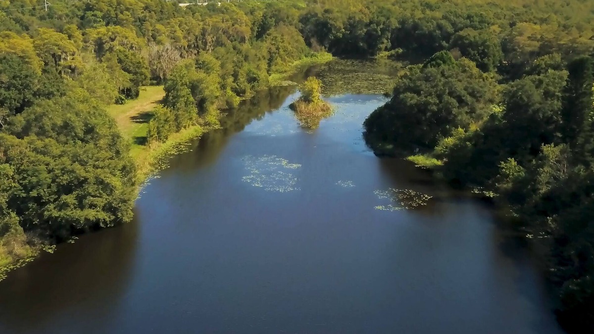 Citrus Park Villa | Private waterfront Villa Azure w