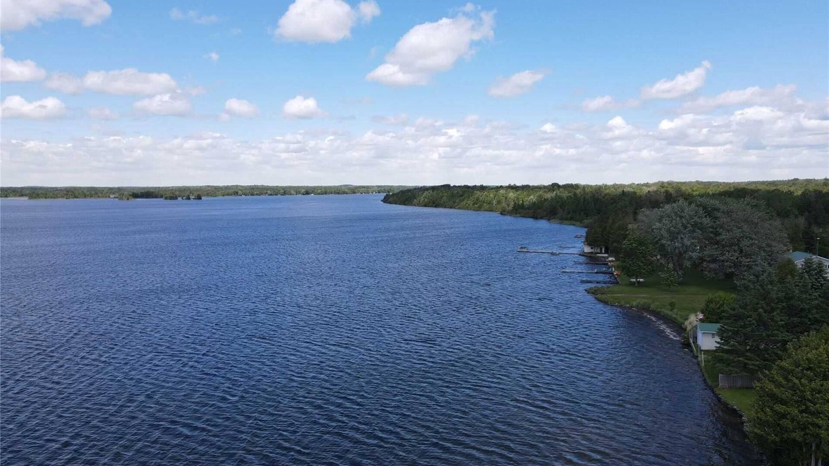 Kirkfield Cottage | Private Waterfront Cottage with Stunning Sunsets