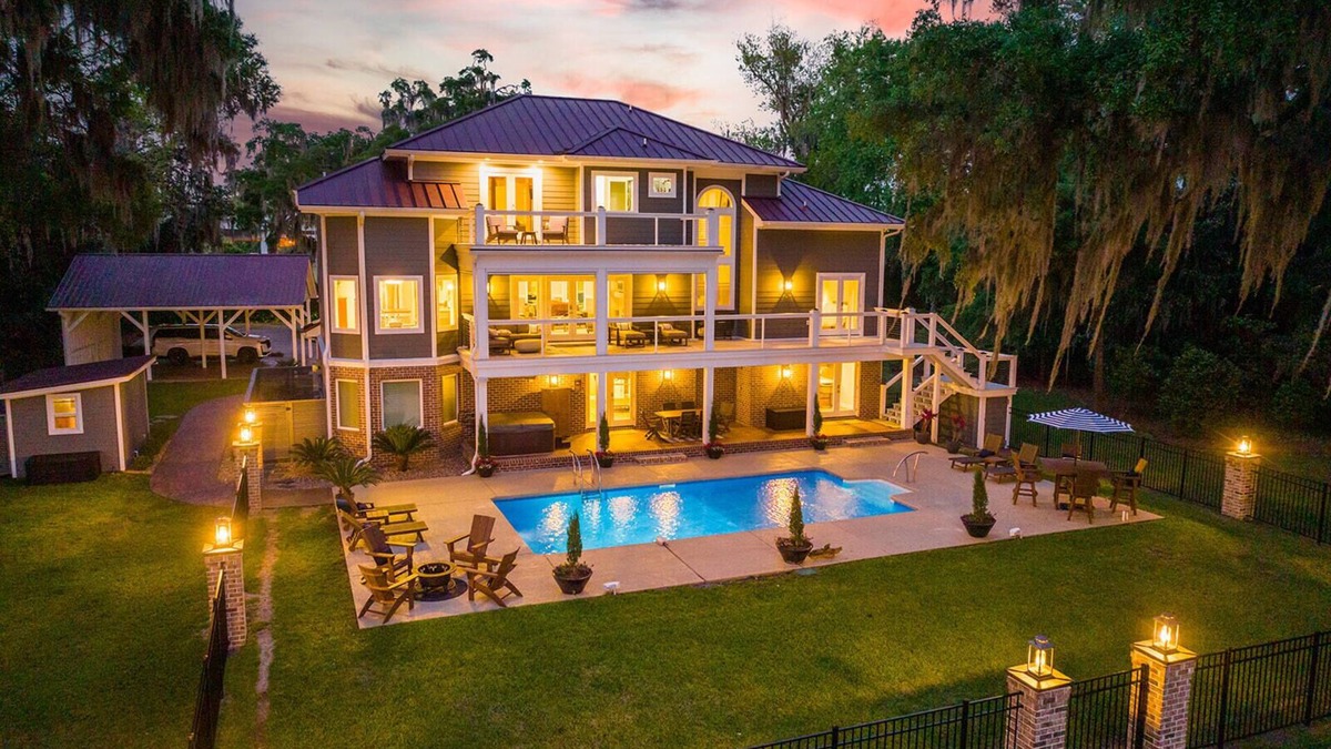 Montgomery House | Private Waterfront Estate w/Pool & Hot Tub - 10 Miles to Sav Historic District
