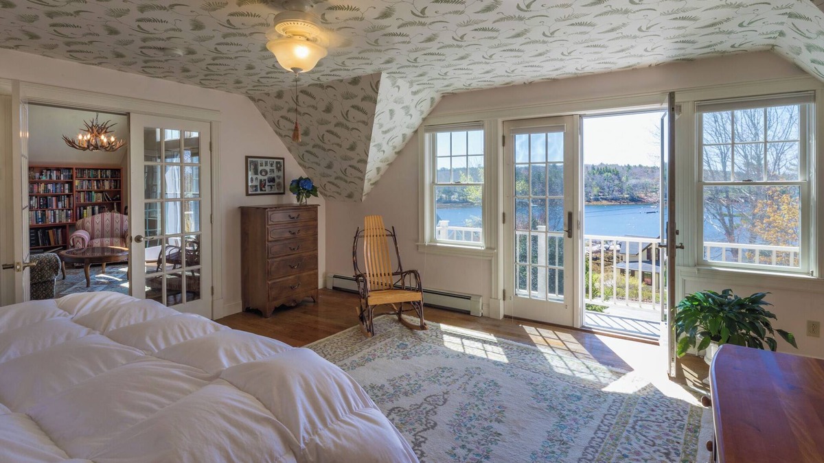 Bayville House | Private Waterfront Home @ Five Gables Inn - 3 Bdr 2 Bath - Breakfast - Hot Tub