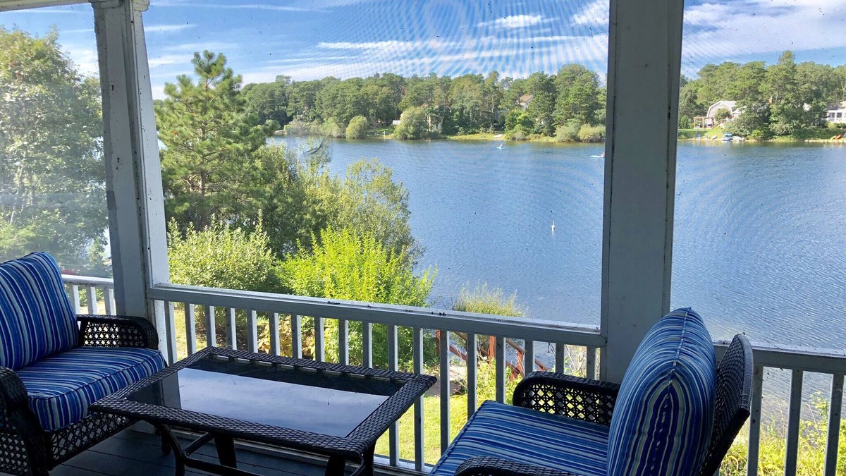 East Harwich House | Private Waterfront On Freshwater Pond With Beach!