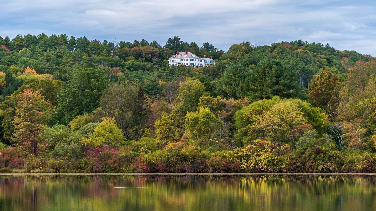 Windsor House | Private Wing of largest Colonial Revival Mansion- Only 15 min to Woodstock