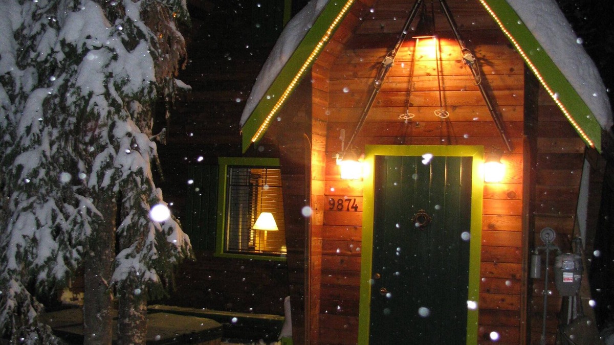 Silver Star Mountain Ski Chalet | Private Wonderland!