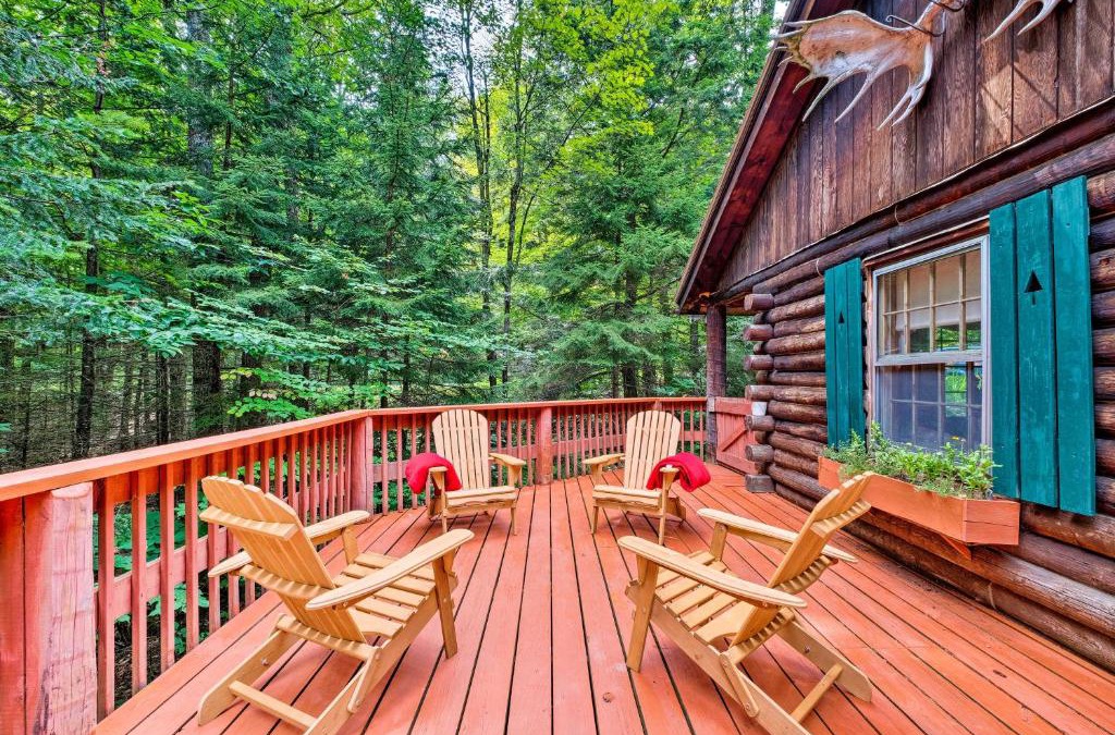 Wilmington House | Private Wooded Cabin 7 Mi to Mount Snow!
