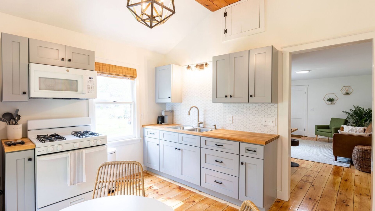 Kittery Cottage | Private Woodland Cottage Near Beaches and Shopping