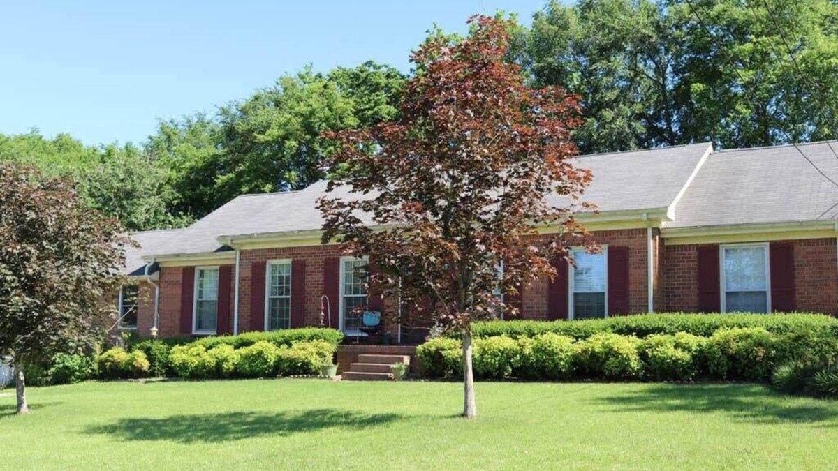 Hendersonville House | Private Yard with 3-Bedroom Retreat