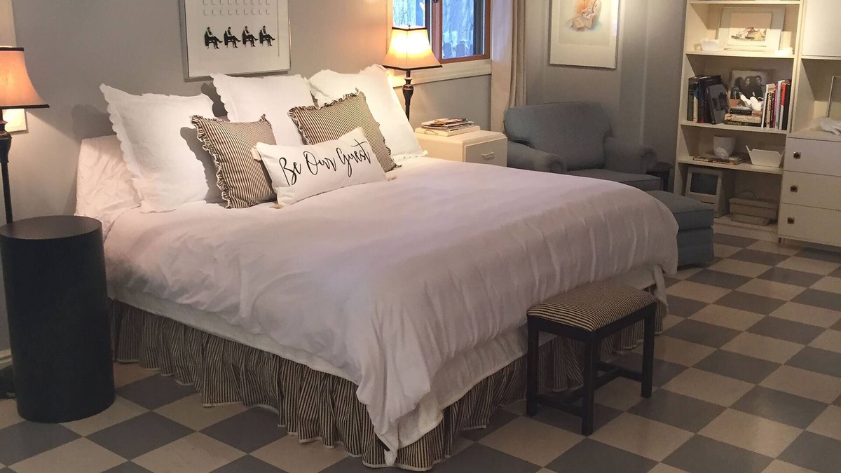 Middleton Apartment | Private, yet close to everything!