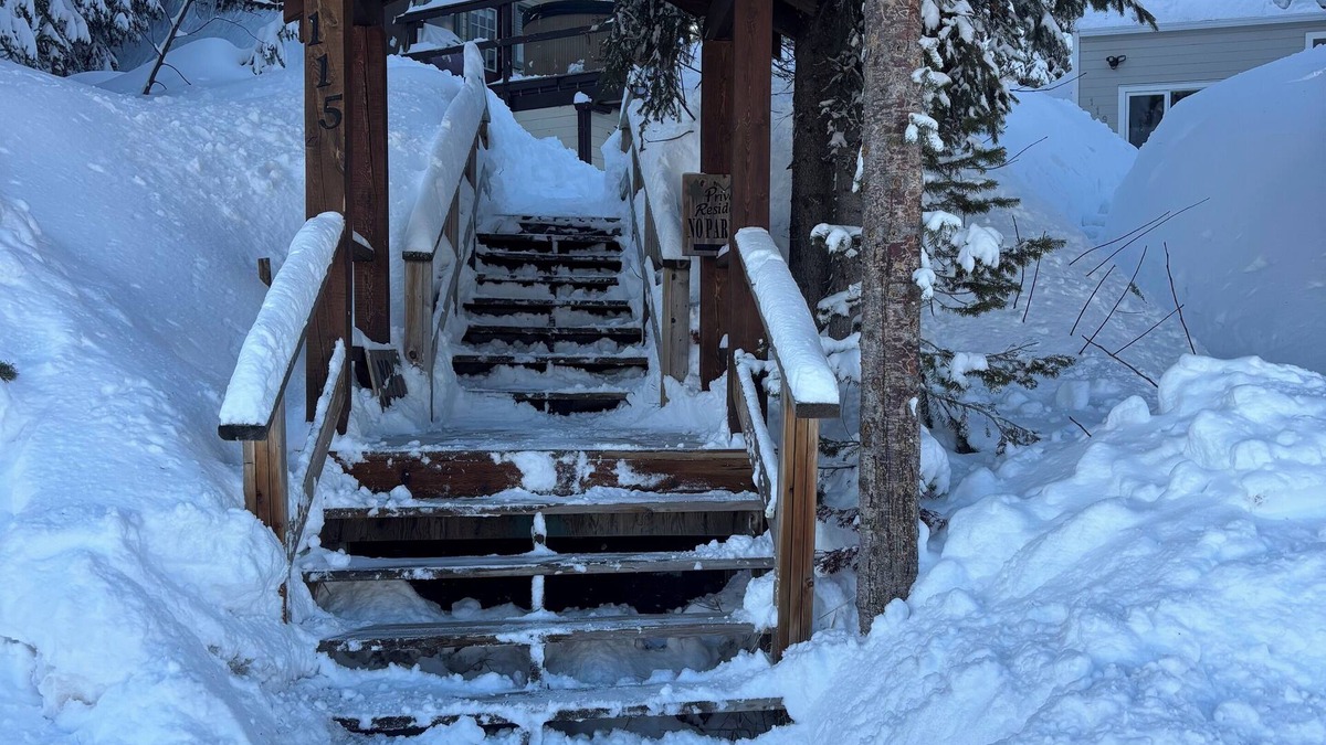 Silver Star Mountain Ski Chalet | Private Yet Convenient Ski in/Ski out Chalet