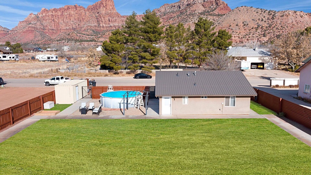 Hildale House | Private Zion Stay: Pool, Fire-pit, Red Rock Views