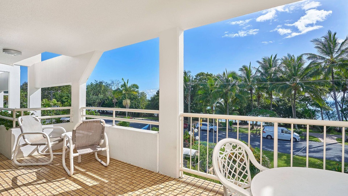 Clifton Beach Apartment | Privately Managed Beachfront Apartment in Argosy Clifton Beach