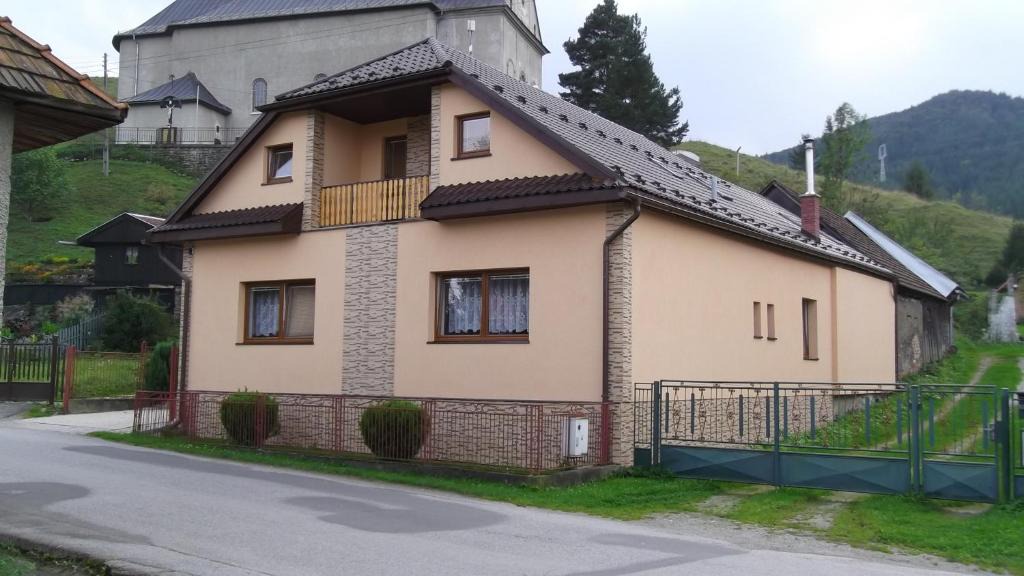 Ludrova House | Privatsalatin