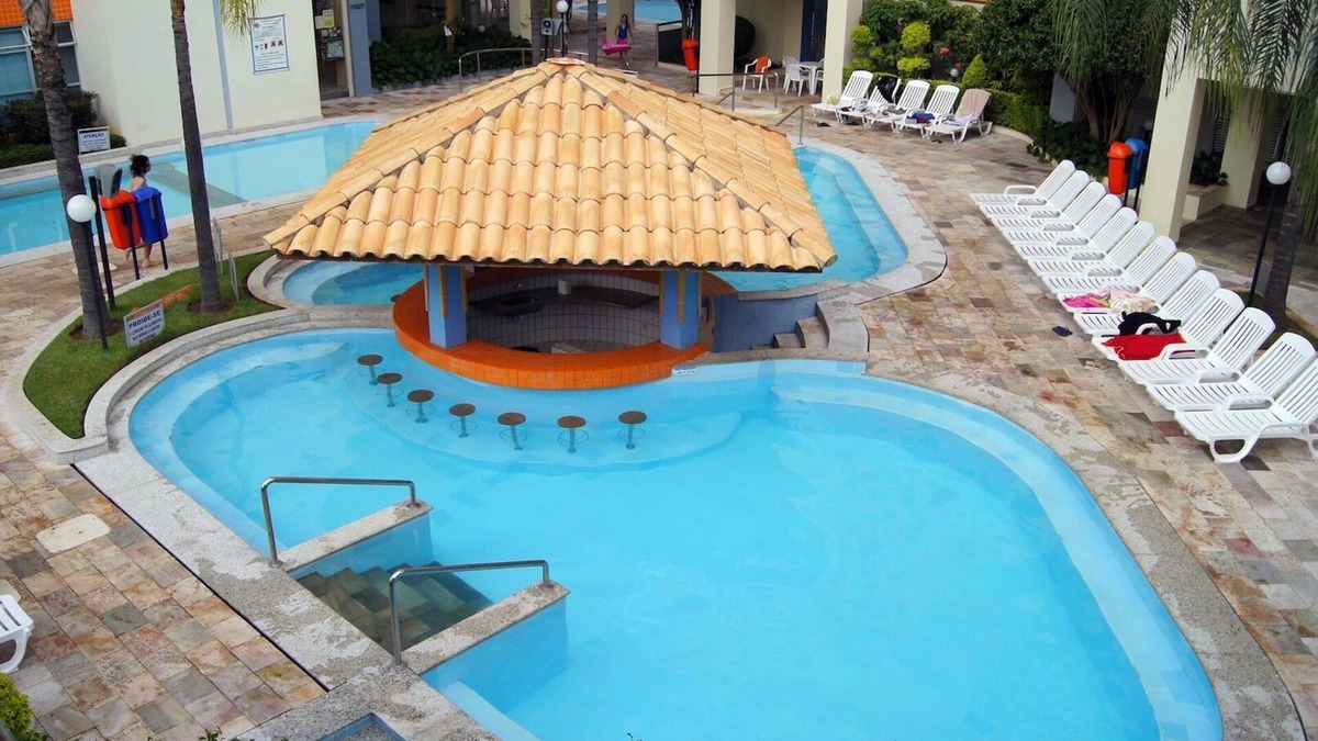 Do Turista Apartment | Prive das Caldas, 8 swimming pools, sauna, 2 air-conditioned rooms for up to 5 people, garage