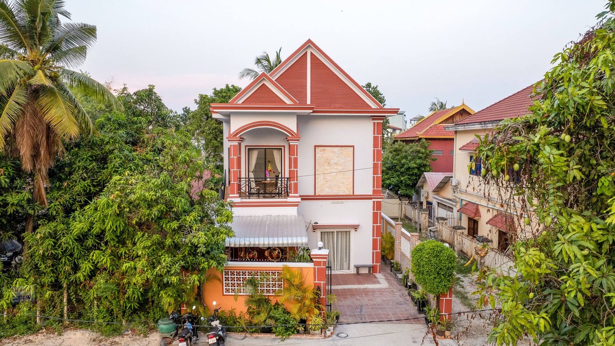 Siem Reap Villa | Privet Suite Villa + Wifi+Pickup Service