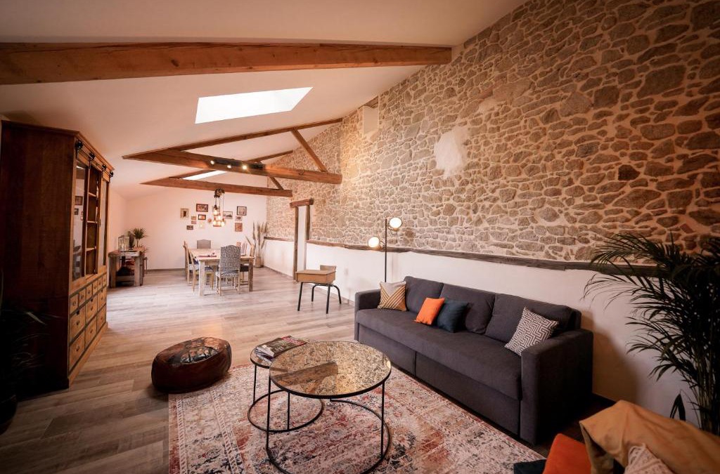 Mauleon House | Proche PuyDuFou - Gite Maison La Roulière
