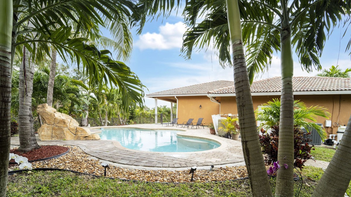 Southwest Ranches House | Prodigious 4 Bedroom Villa w/Pool