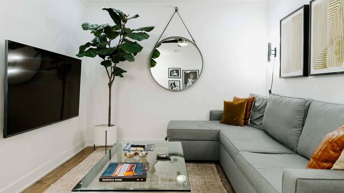Edgehill Apartment | Producer's Suite: Luxe Music Row Stay, Walk to Gulch!